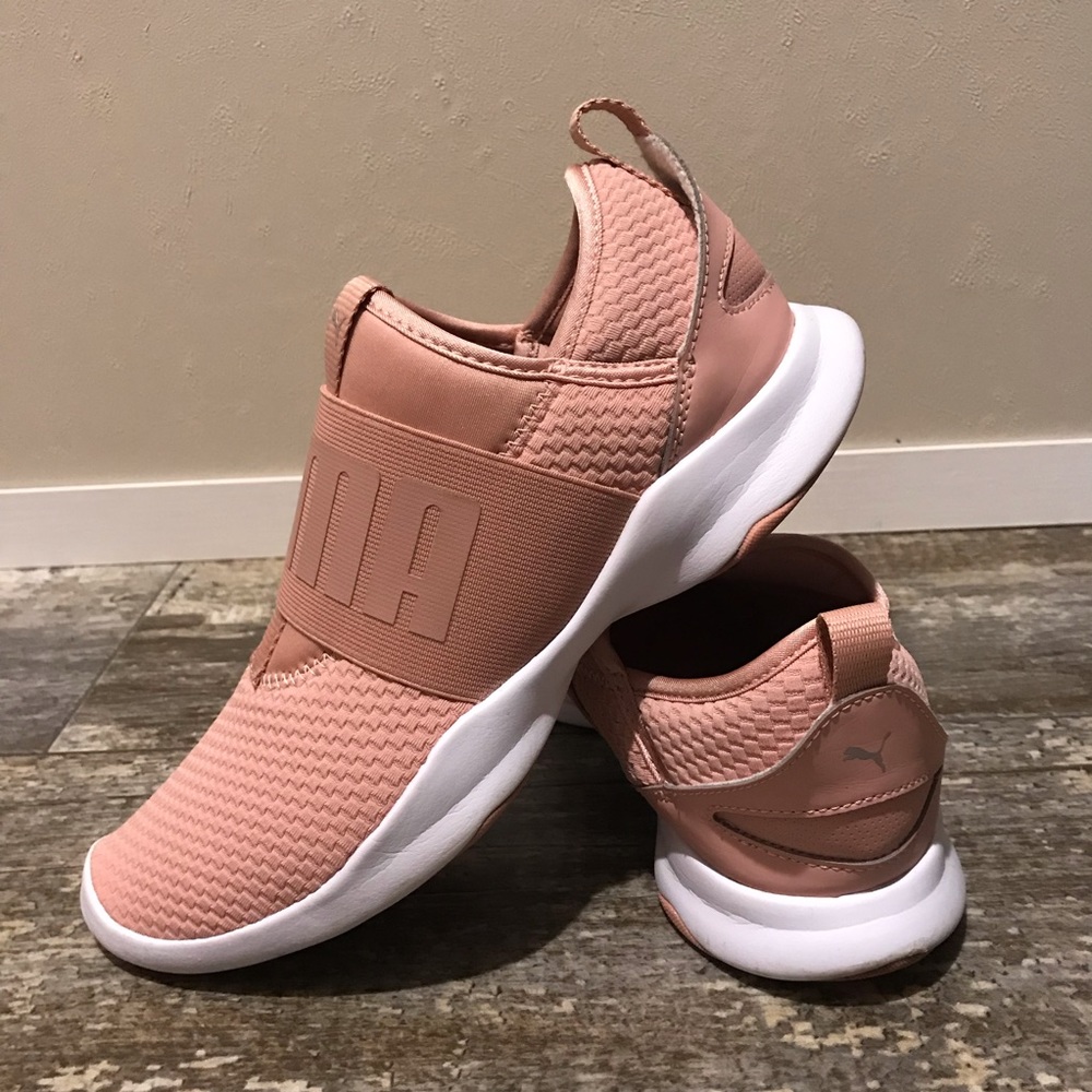 PEACH BEIGE PUMA DARE’S!